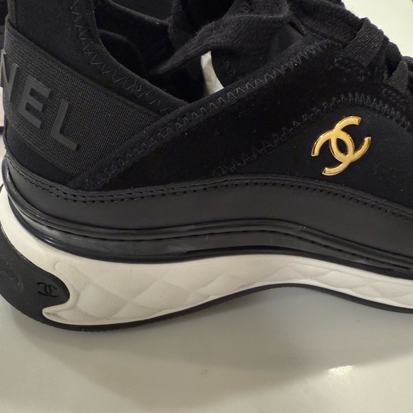 Women's CHANEL Trainers - CC Cap Toe Logo Sneakers - Picture 3 of 8